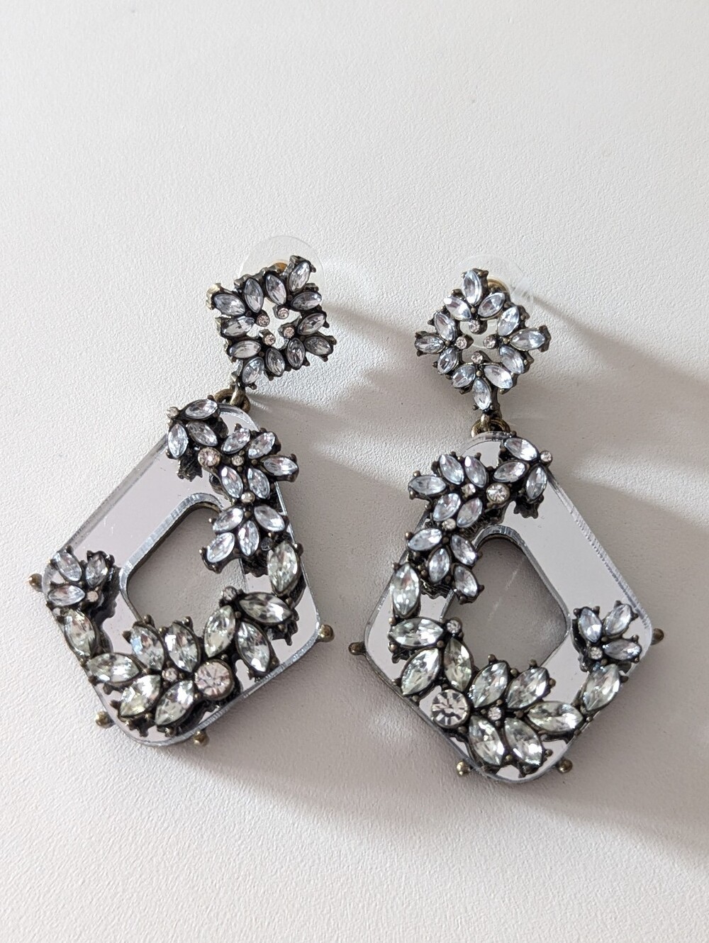 NWOT BaubleBar Silver Mirrored Geometric Floral Design Earrings